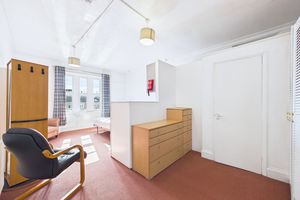 Room side- click for photo gallery